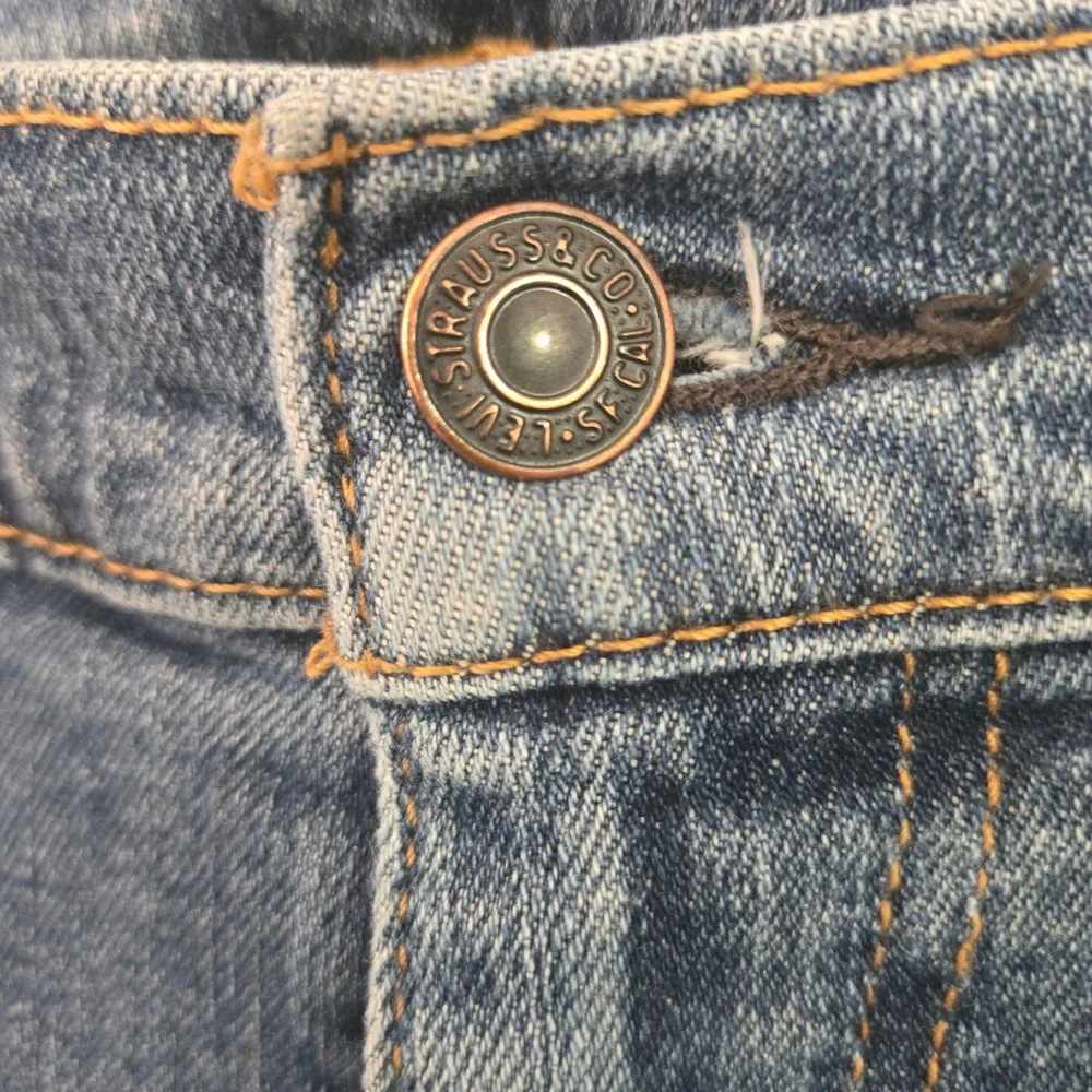 Levi's 505 Straight Leg Jeans Mens 40x32 Blue Wash Button Fly Classic Denim